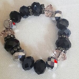 Black and silver Beaded Bracelet. 🌴